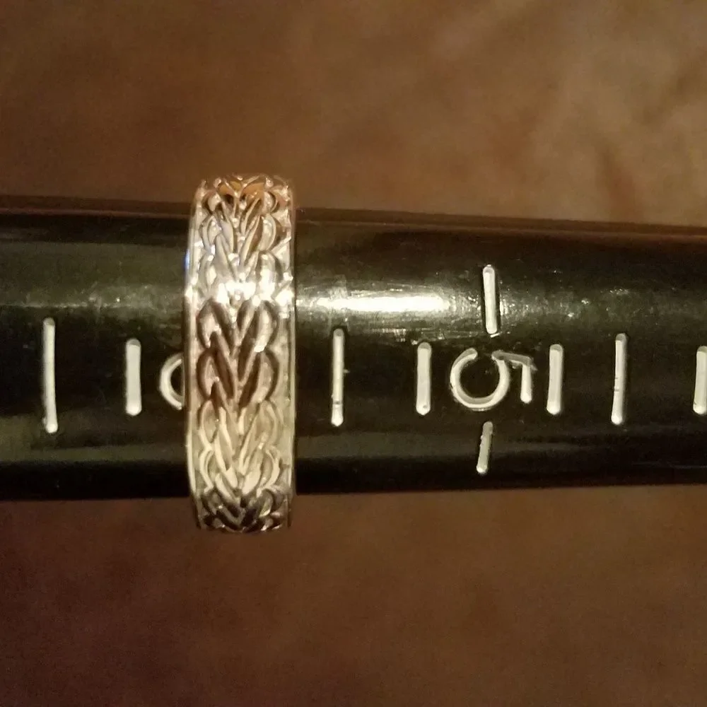 Sterling Silver Ring Size 6‎